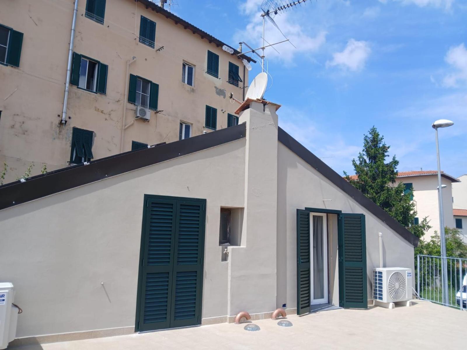 Casa N 1 Con Parcheggio Privato E Colonnina Ricarica Daire Livorno Dış mekan fotoğraf